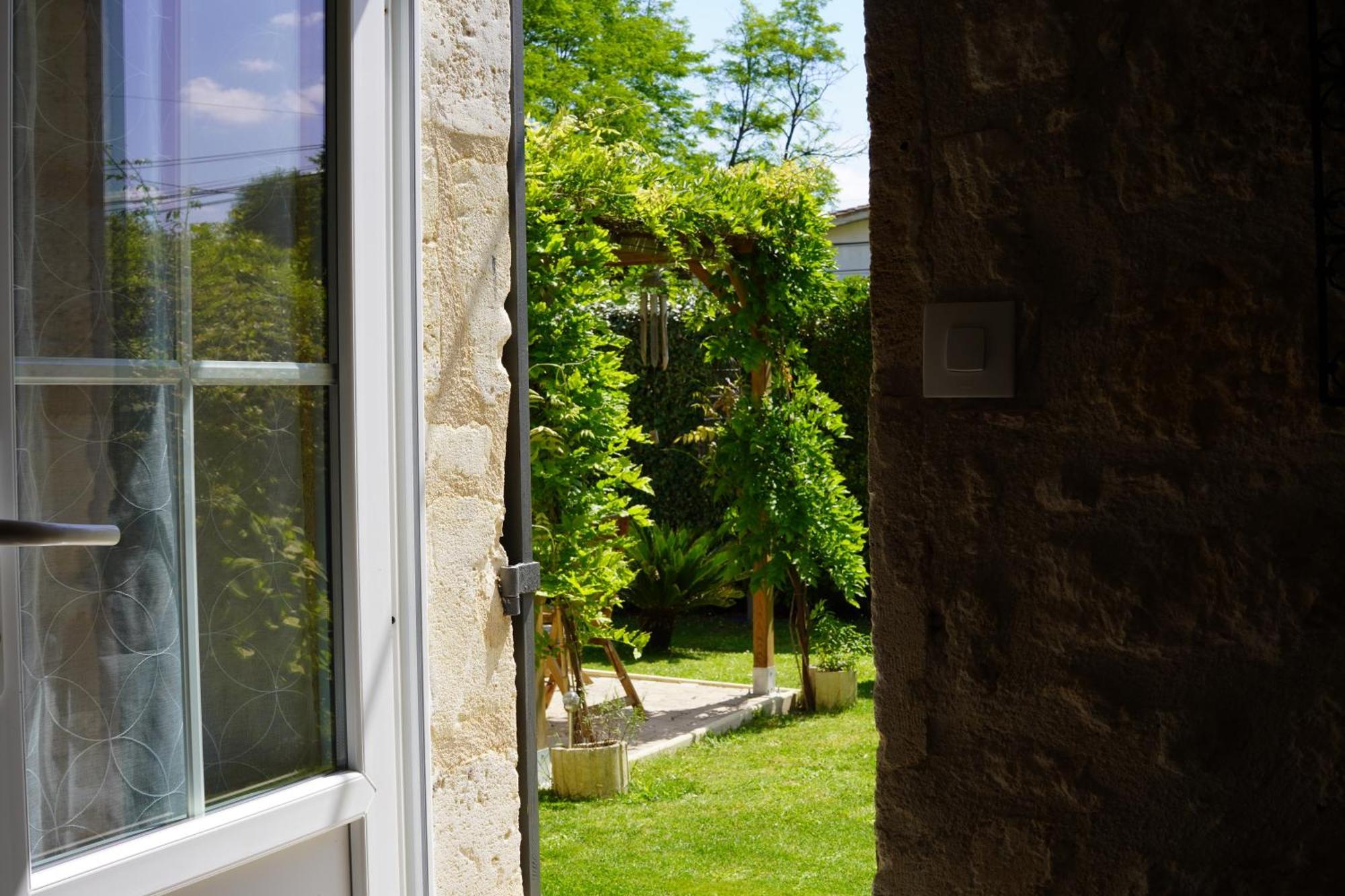 La Girondine Bed and Breakfast Galgon Eksteriør billede